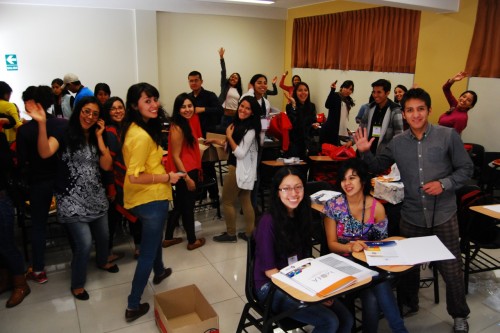 Los voluntarios quieren que los participantes se enamoren del MOEA